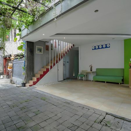 Oyo 3852 Valomia Guest House เดนปาซาร์ ภายนอก รูปภาพ