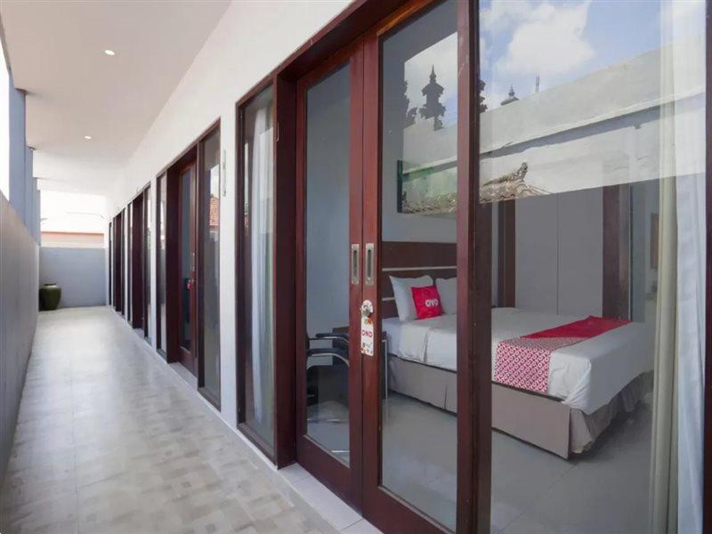 Oyo 3852 Valomia Guest House เดนปาซาร์ ภายนอก รูปภาพ