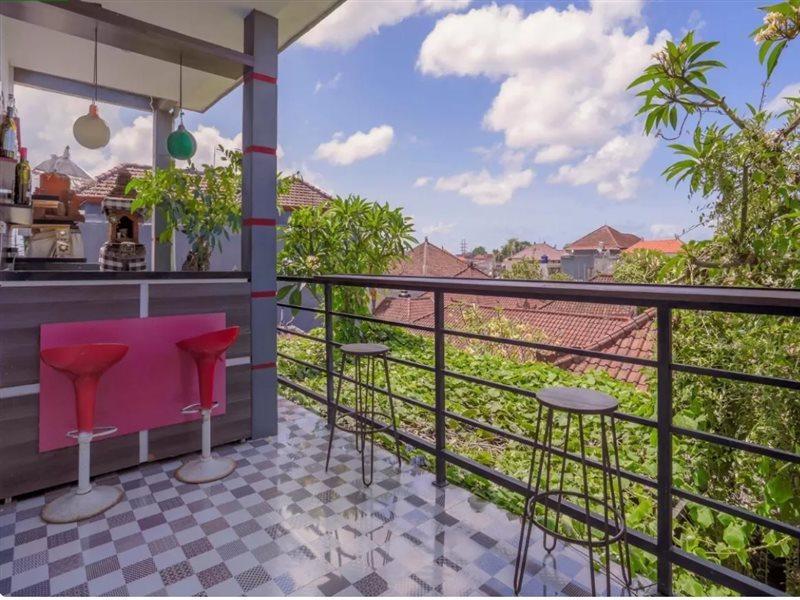 Oyo 3852 Valomia Guest House เดนปาซาร์ ภายนอก รูปภาพ