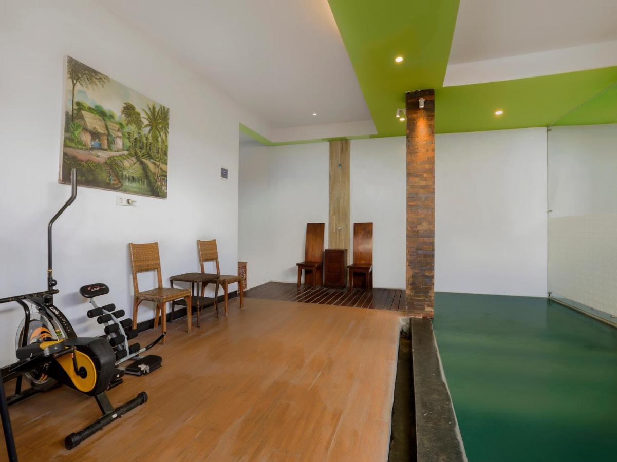 Oyo 3852 Valomia Guest House เดนปาซาร์ ภายนอก รูปภาพ