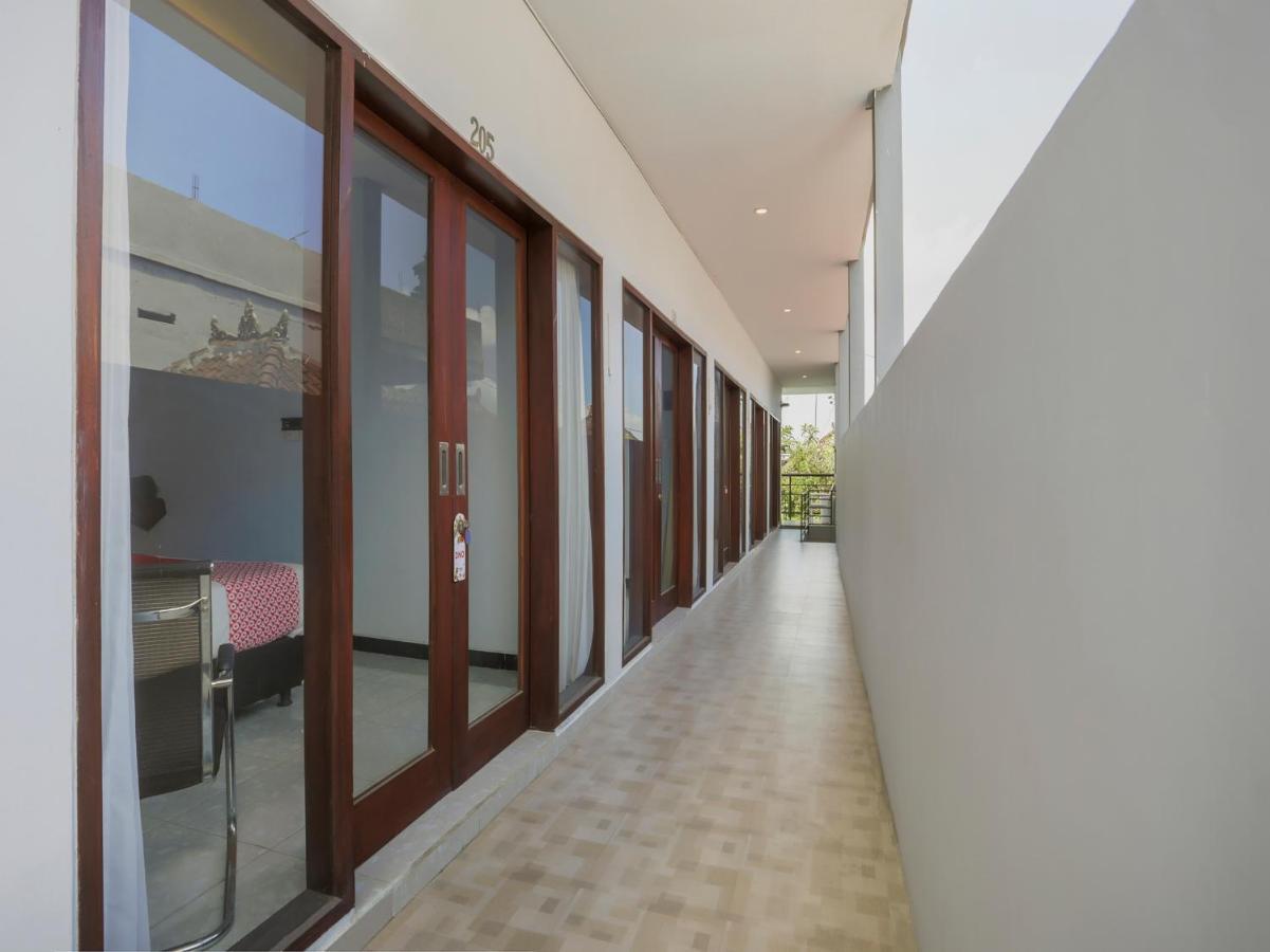 Oyo 3852 Valomia Guest House เดนปาซาร์ ภายนอก รูปภาพ