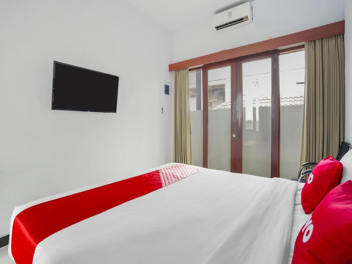 Oyo 3852 Valomia Guest House เดนปาซาร์ ภายนอก รูปภาพ