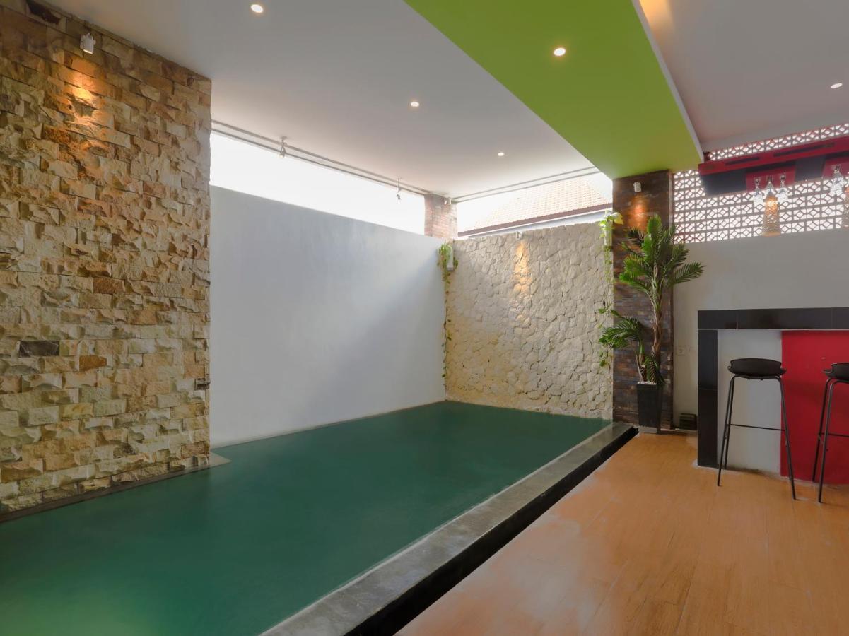 Oyo 3852 Valomia Guest House เดนปาซาร์ ภายนอก รูปภาพ