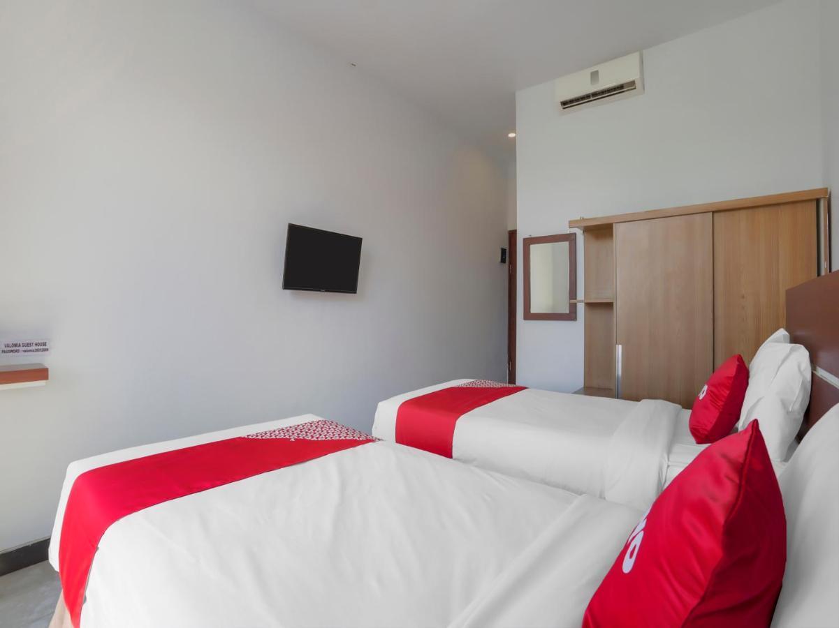 Oyo 3852 Valomia Guest House เดนปาซาร์ ภายนอก รูปภาพ