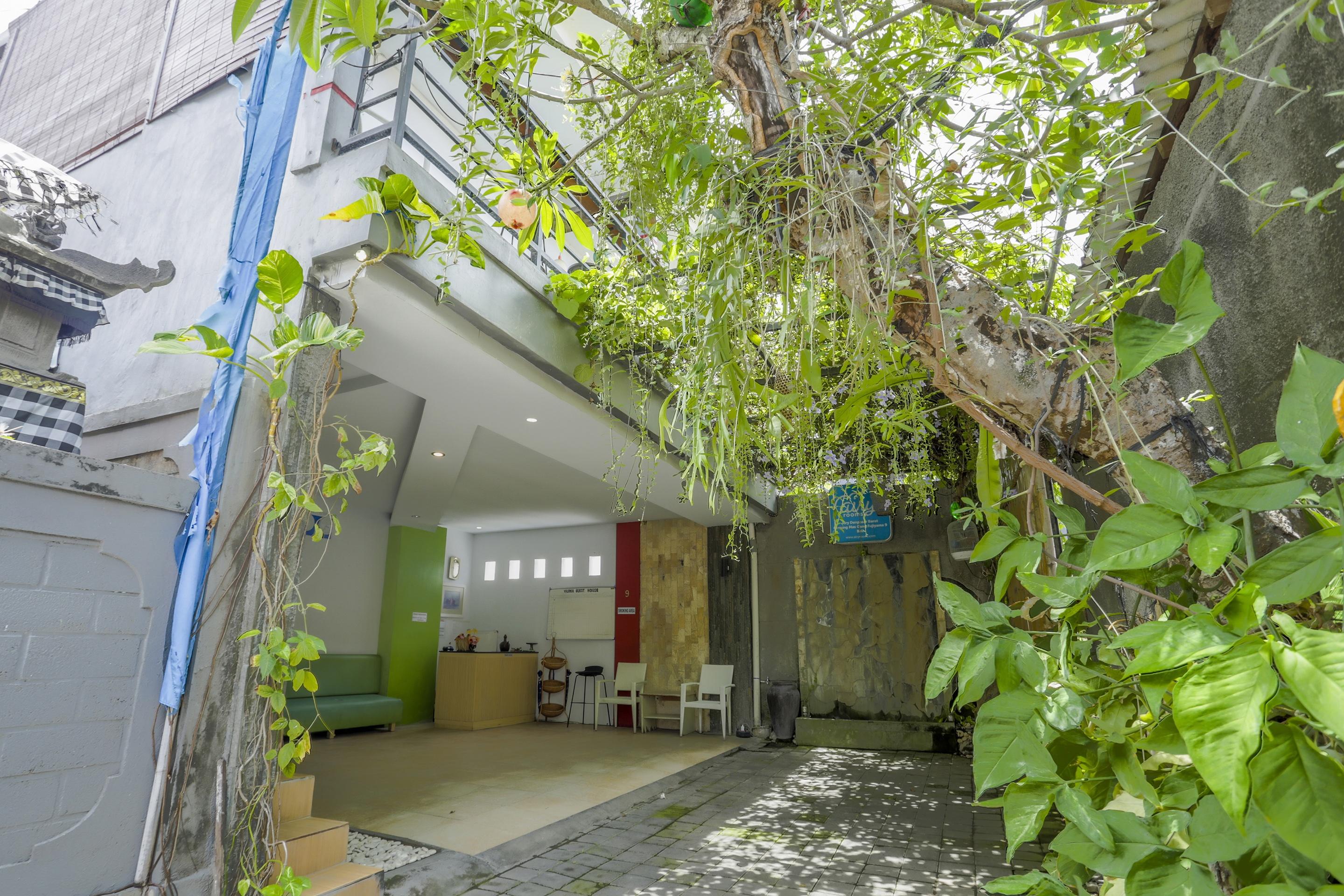Oyo 3852 Valomia Guest House เดนปาซาร์ ภายนอก รูปภาพ
